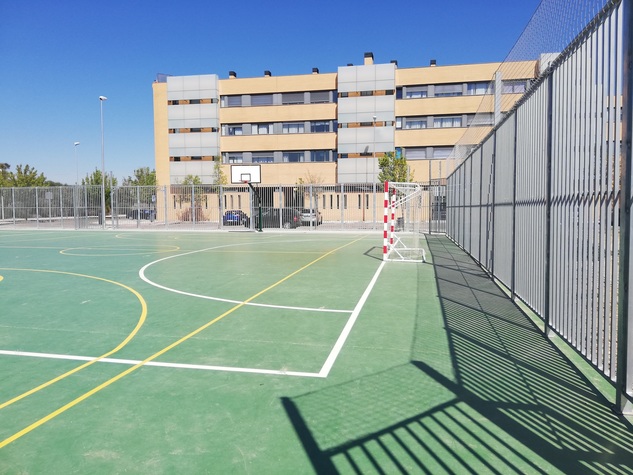 Deportes_(Pista_en_Pinar_de_Jalón).jpg